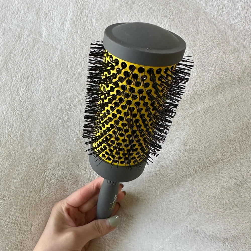Drybar round brush